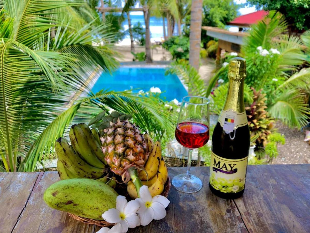 Apo Diver Beach Resort San Juan  Buitenkant foto
