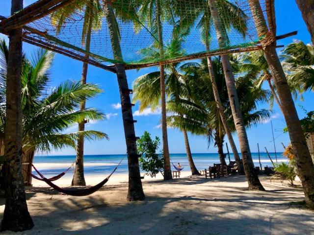 Apo Diver Beach Resort San Juan  Buitenkant foto