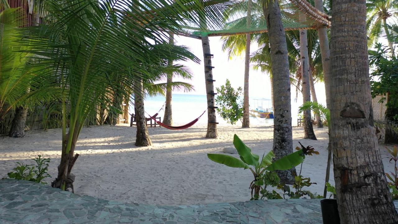 Apo Diver Beach Resort San Juan  Buitenkant foto