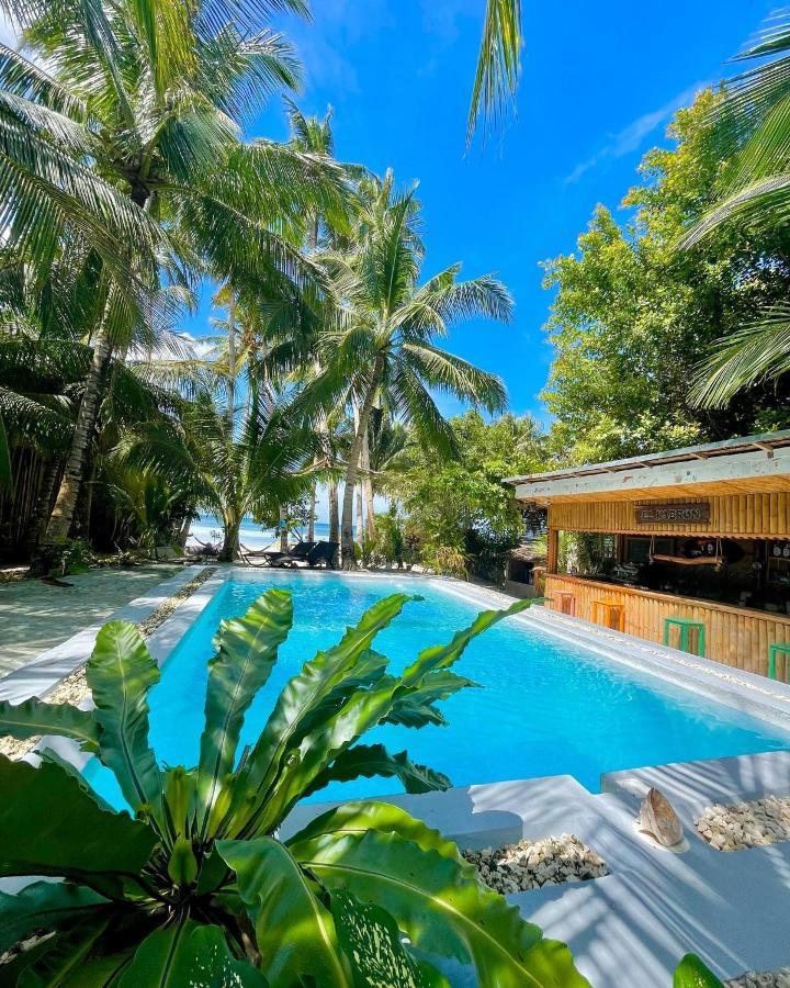Apo Diver Beach Resort San Juan  Buitenkant foto