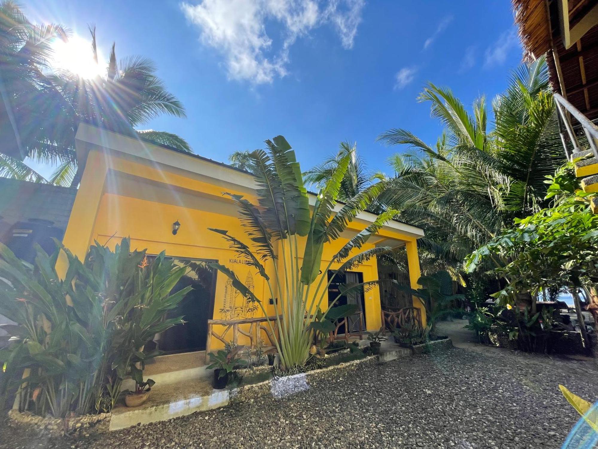 Apo Diver Beach Resort San Juan  Buitenkant foto
