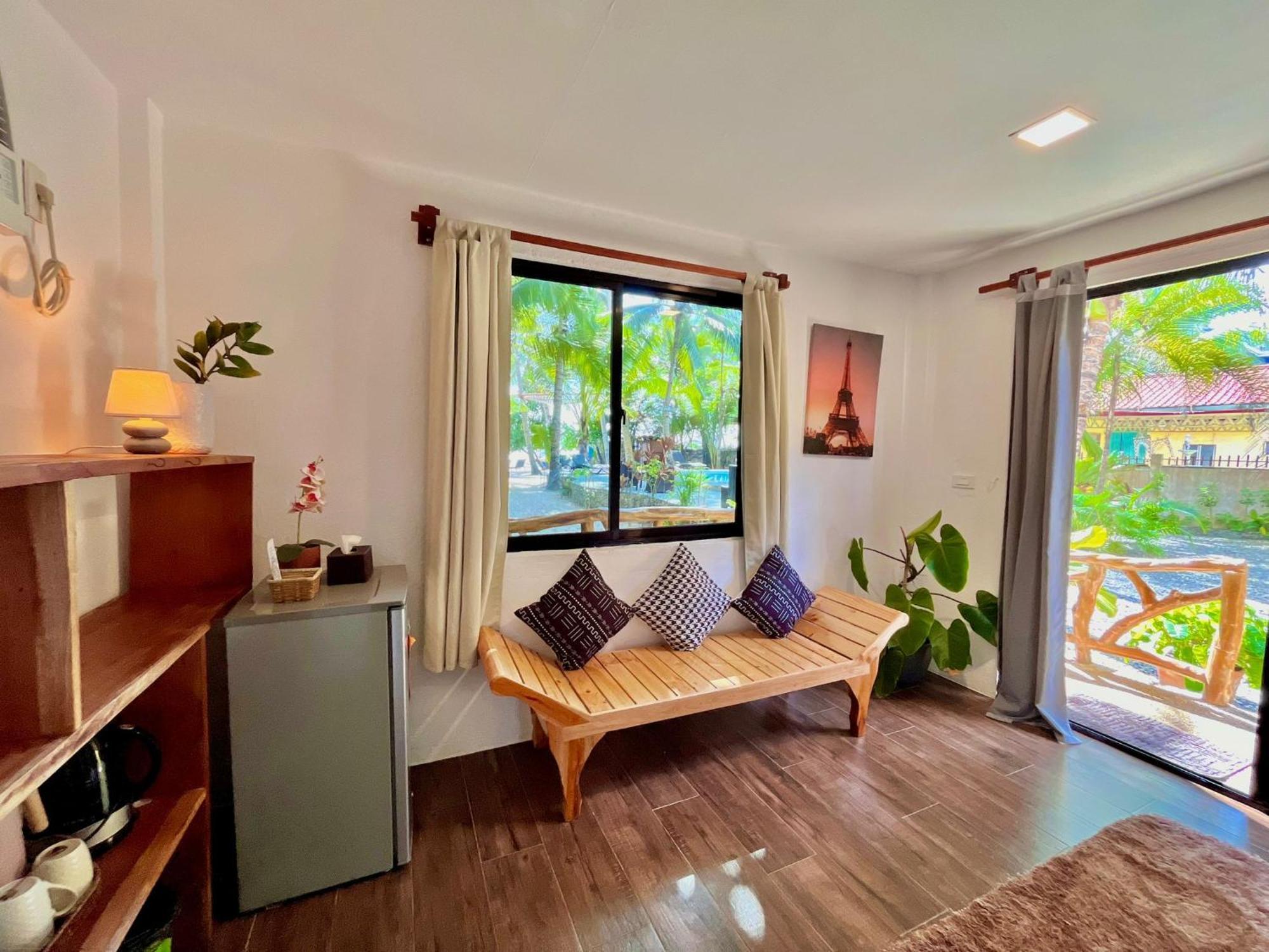 Apo Diver Beach Resort San Juan  Buitenkant foto